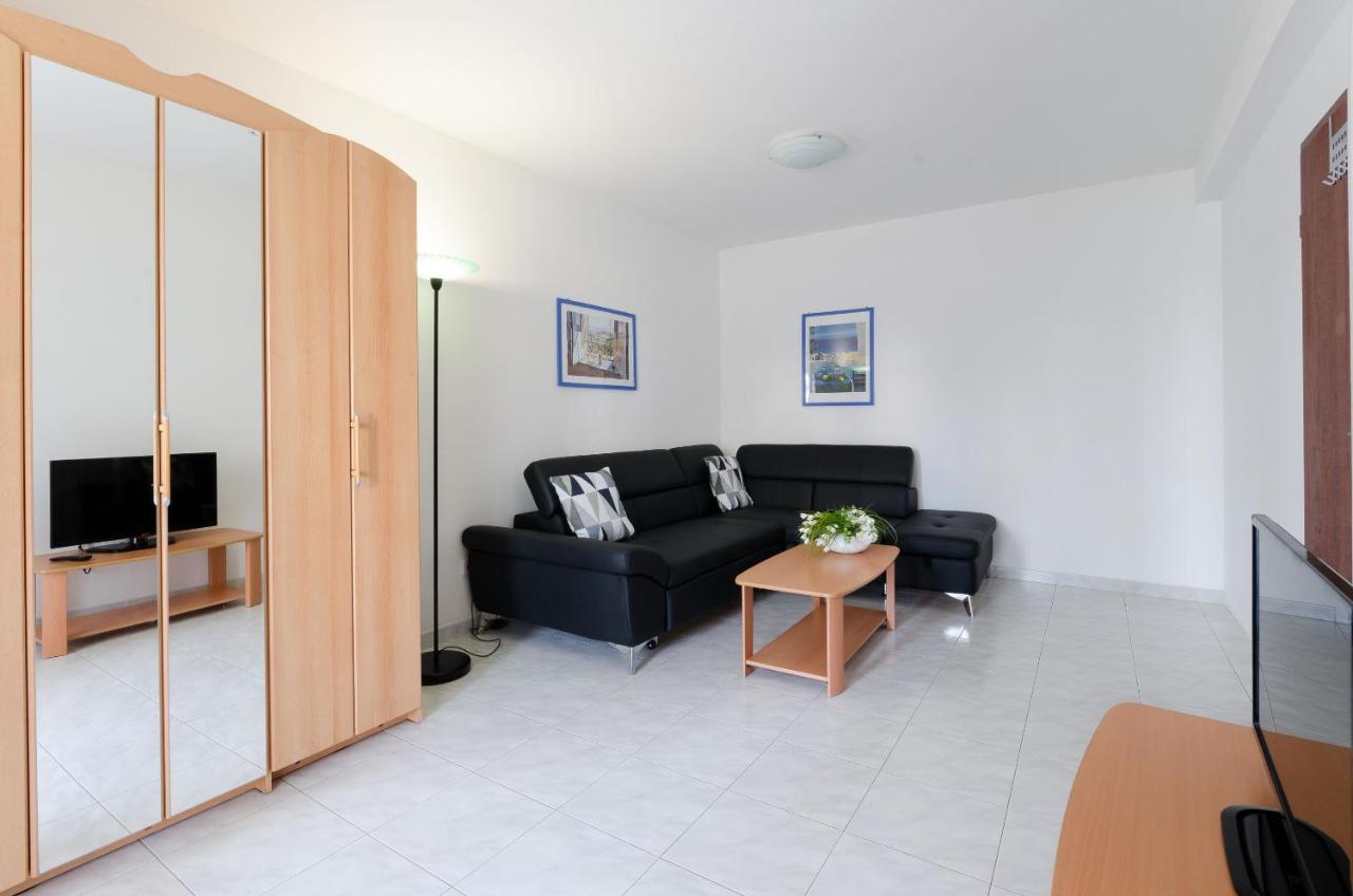 ורסאר Apartments Gloria מראה חיצוני תמונה