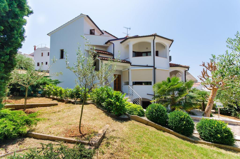 ורסאר Apartments Gloria מראה חיצוני תמונה