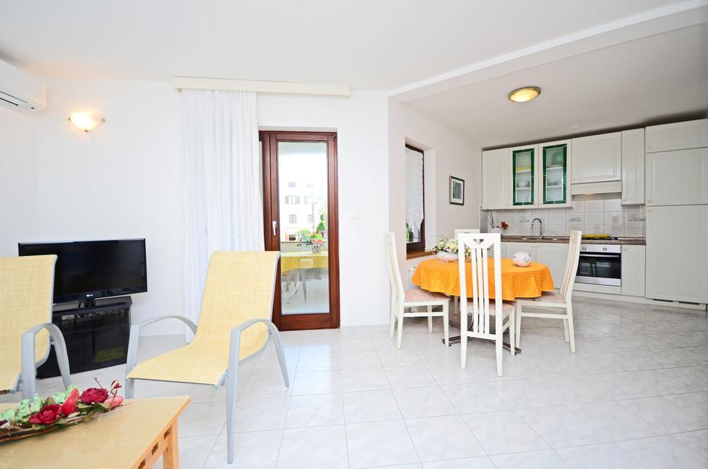 ורסאר Apartments Gloria מראה חיצוני תמונה