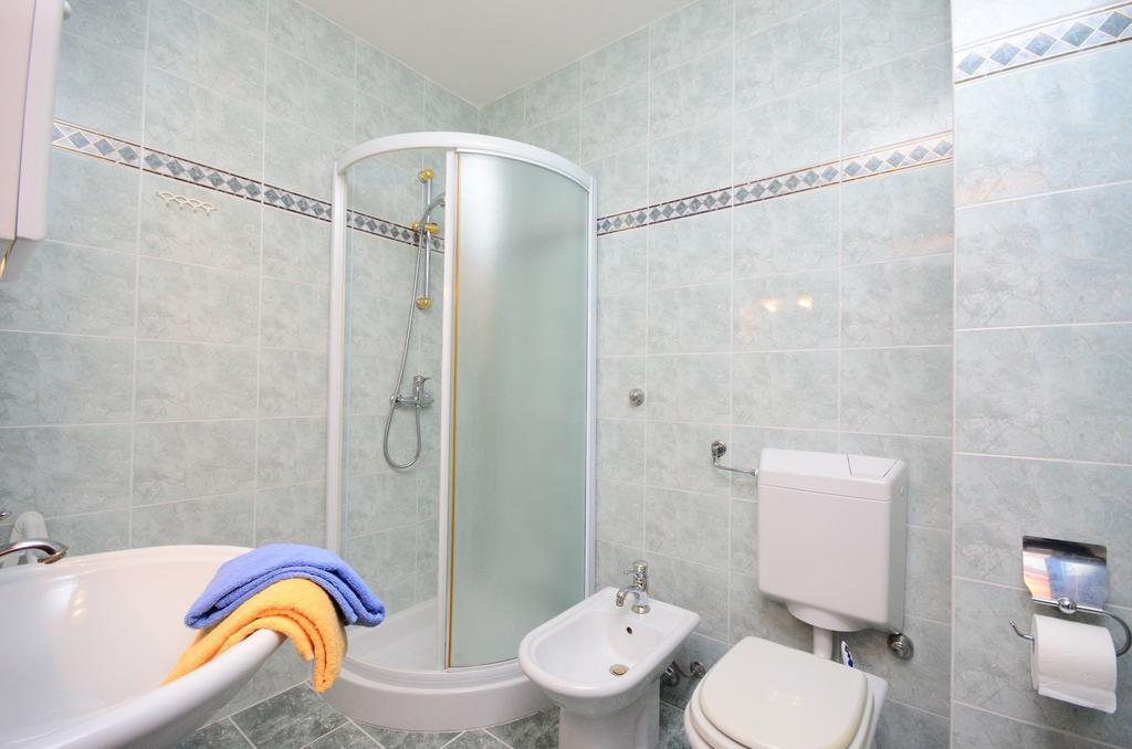 ורסאר Apartments Gloria מראה חיצוני תמונה