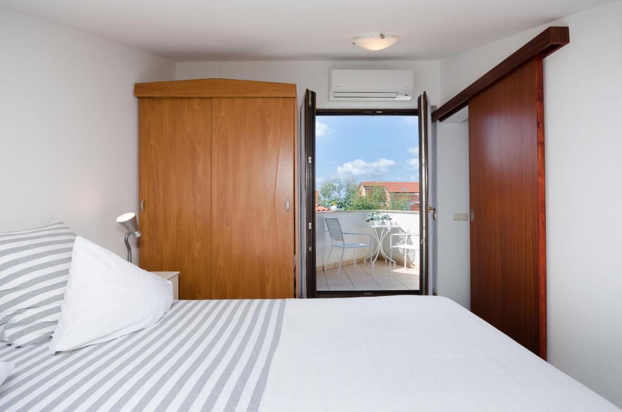ורסאר Apartments Gloria מראה חיצוני תמונה
