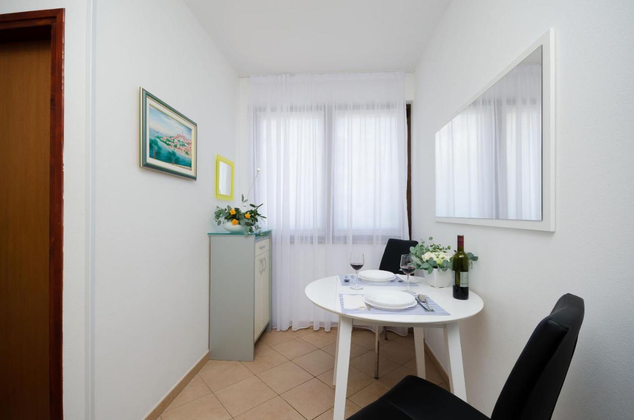 ורסאר Apartments Gloria מראה חיצוני תמונה