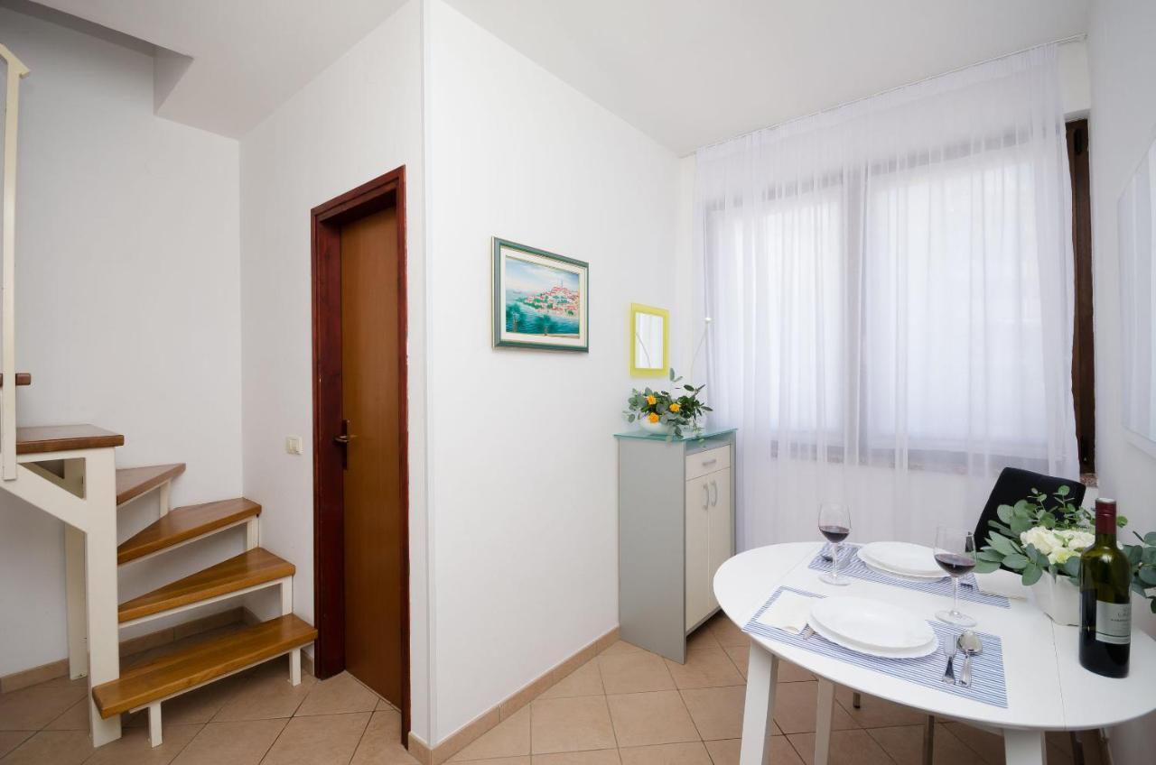 ורסאר Apartments Gloria מראה חיצוני תמונה