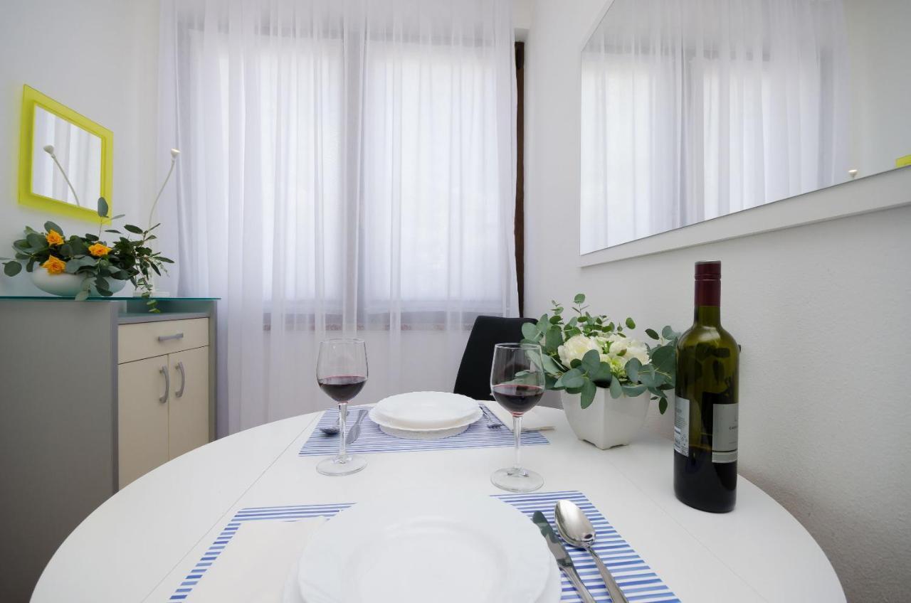 ורסאר Apartments Gloria מראה חיצוני תמונה
